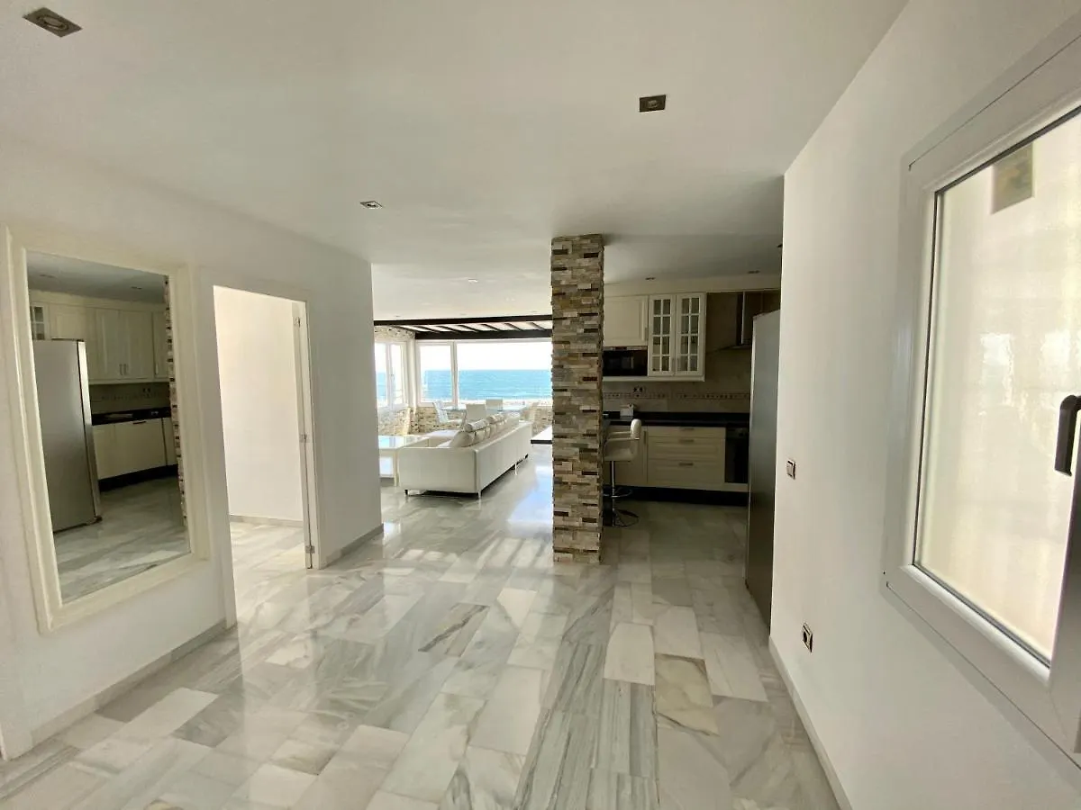 Luxury Puerto Banus Penthouse With Parking & Wi-Fi Appartement Marbella Spanje