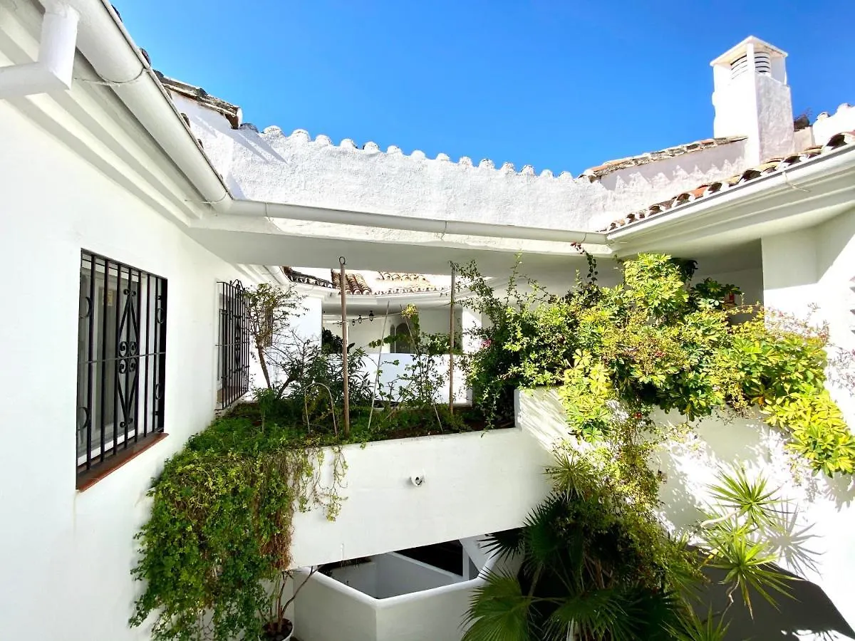 Luxury Puerto Banus Penthouse With Parking & Wi-Fi Appartement Marbella